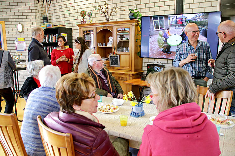 Opening en ingebruikname van het vernieuwde terras van het HUIS van ALLES in Driebruggen_35